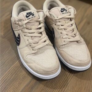 Nike SB Dunk Low Men's Sneakers - Beige and Black